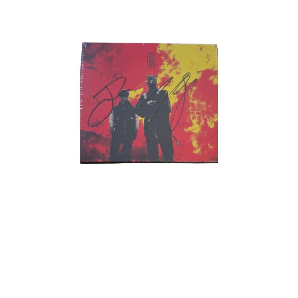 Twenty One Pilots signed Clancy cd